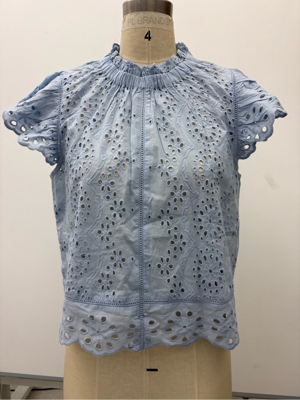 Jennifer & Grace Light Blue Eyelet Lace Short Sleeve Top - Medium